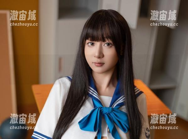 在这张照片里，巨峰葡萄和浅安安都在无声地说着，或许简单的美最打动人心。