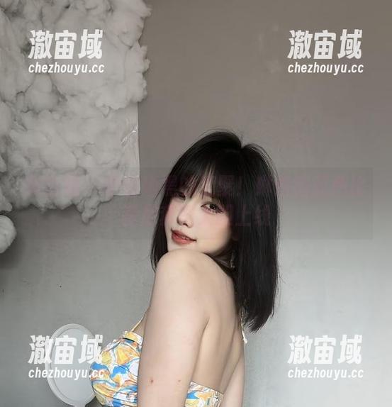 微密圈 - 不怕晒黑的汇聚！琳铛铛蓝色比基尼套图大胆上线