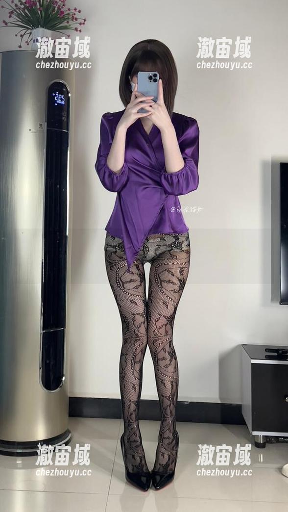微密圈 - 潮流私房裙下的裤里丝，白龙猫女也是别出心裁。