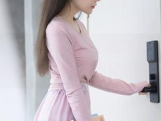 秀人网 – Emily顾奈奈酱的作品：剧情出奇的畅销，赶超了我家附近的商店！