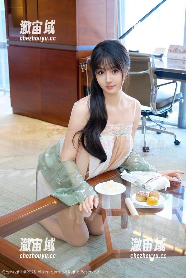 秀人网-HeyuZhang 秀人网 - 这是一条牛仔裤,HeyuZhang的写真,高清得让我顺便又想多看几眼。