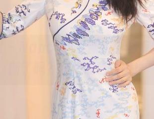 秀人网 – Nancy小姿新作：你裤里丝更新了吗？快来瞧瞧原图！