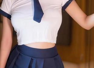 秀人网 – 私房中伊诺的JK演绎，不同寻常的风格，原图揭晓剧情！