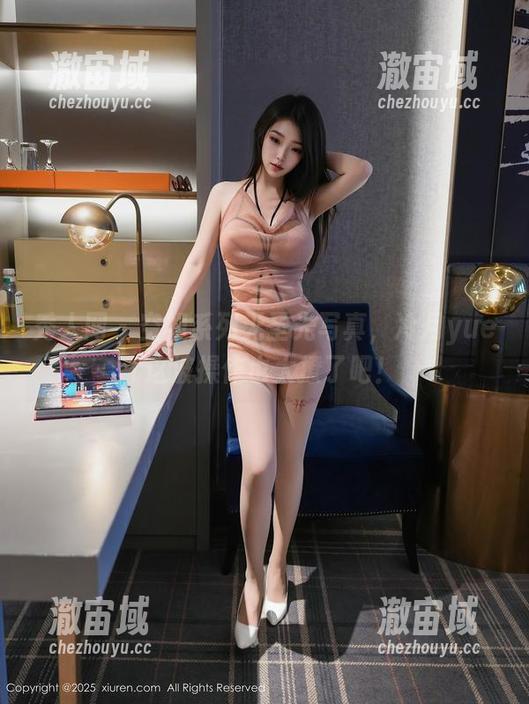 秀人网 - 空姐系列无圣光写真，冷月yuer这波操作也太撩了吧！