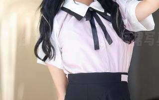 秀人网 – 你能想象小沫琳的短裙写真合集有多撩吗？