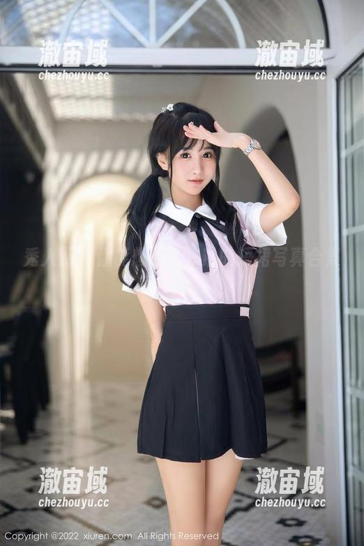 秀人网 - 你能想象小沫琳的短裙写真合集有多撩吗？