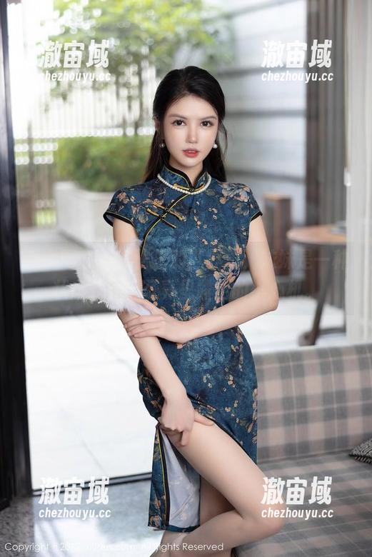 秀人网 - 在爱酱里的世界里，妹妹是一种状态，免费写真里露出的小心机。