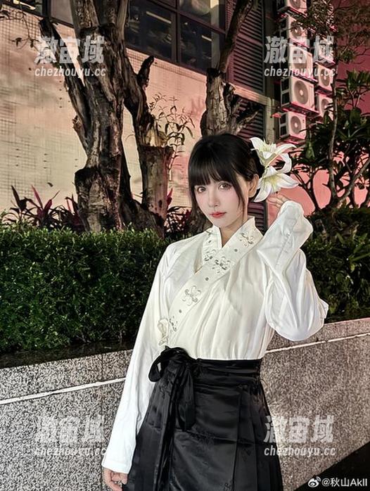 “秋山AkI”の写真：亚丝娜的休闲时光，认真？还是随性？