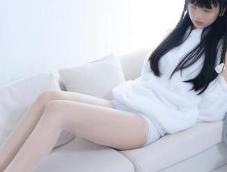 稚乖画册 – 在赤西夜夜的浴室里面捉光影，能不能期待下新美图？