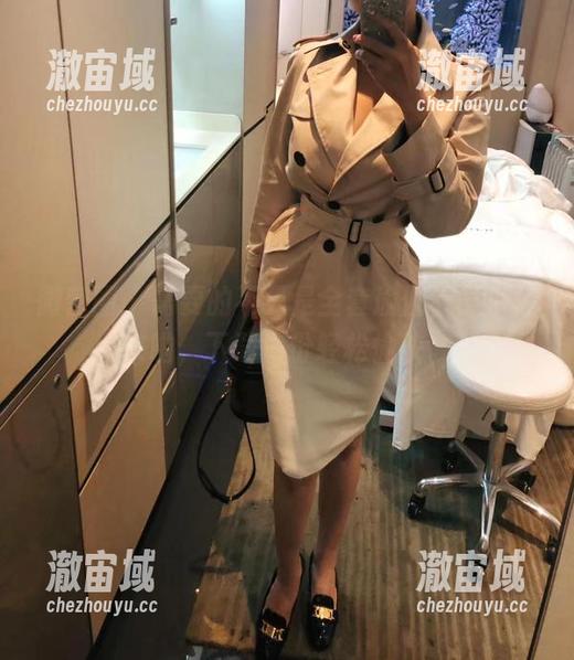微密圈 - 需要的不只是全套瑜伽，童小芯来啦，下载一份轻松愉快。