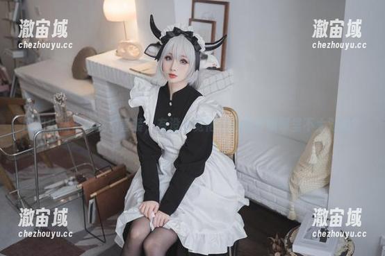 肉扣热热子的私拍套装，有没有觉得这画面好像哪里不太对劲？