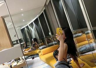 微密圈 – 如何定义无圣光下的温柔？这张葛征的写真也许能给你提示