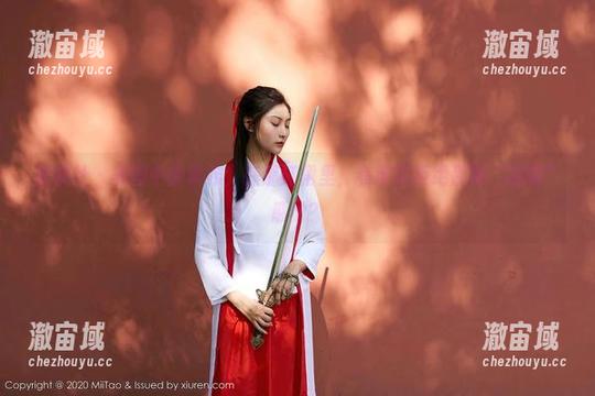 蜜桃社-真希 蜜桃社 - 美图中的真希,在那红裙里,有谁能拒绝那种“哇喔”感觉?