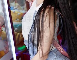 蜜桃社 – 铃木的牛仔裤写真，图册里的每一条线条都让人想要多看一眼，脑子里似乎开始发散。