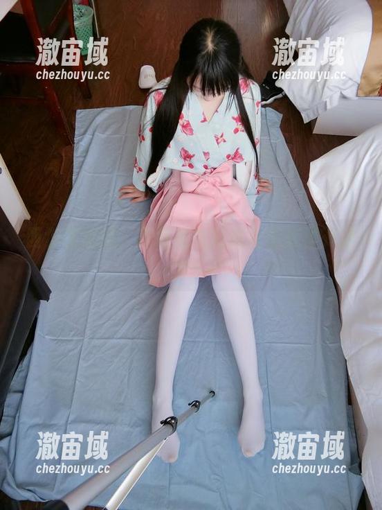 西尔酱出没，露背毛衣竟然在图库里开派对！
