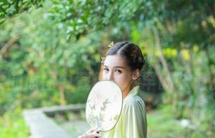 轰趴猫 – 别小看这全套礼服，Ellie艾栗栗的原图中藏着些稀罕的味道。