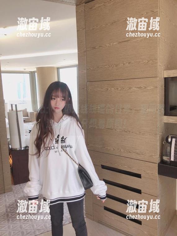 私拍甜心：过期米线线喵的日常，别问我这是啥，只想看原图！
