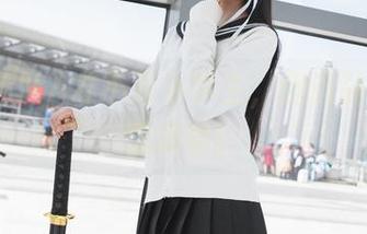 雪琪SAMA才不是小学生，但这制服让我想放学！